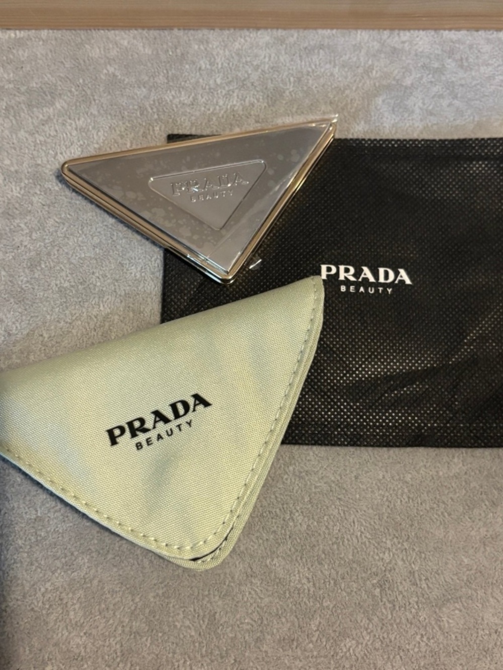 Prada double sided mirror - Picture 9 of 9